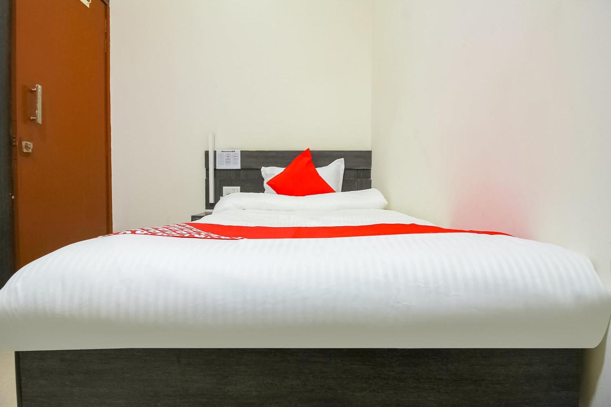 Hotel O Unique Inn Dhule المظهر الخارجي الصورة